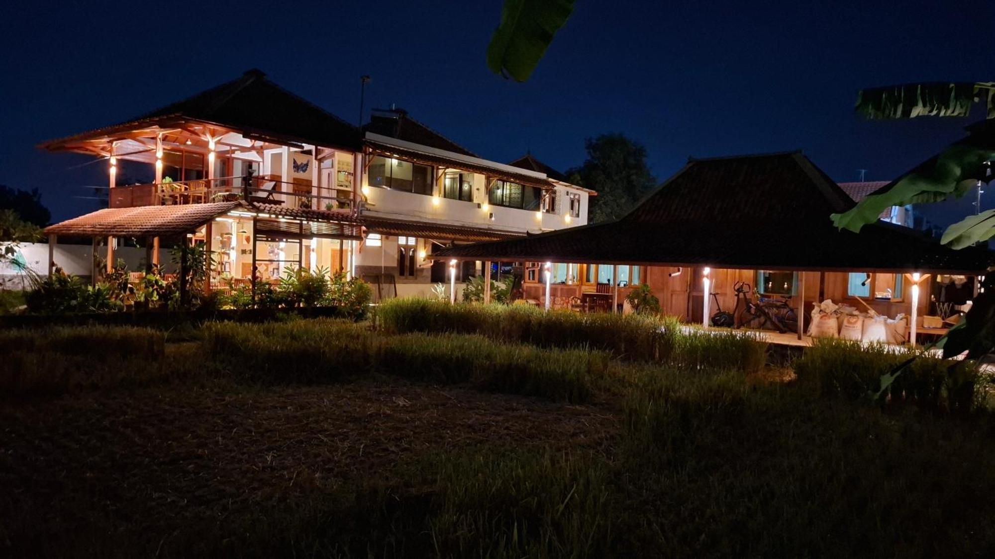 Alamanda Family Villas, Pool & Local Tours Yogyakarta Exterior foto